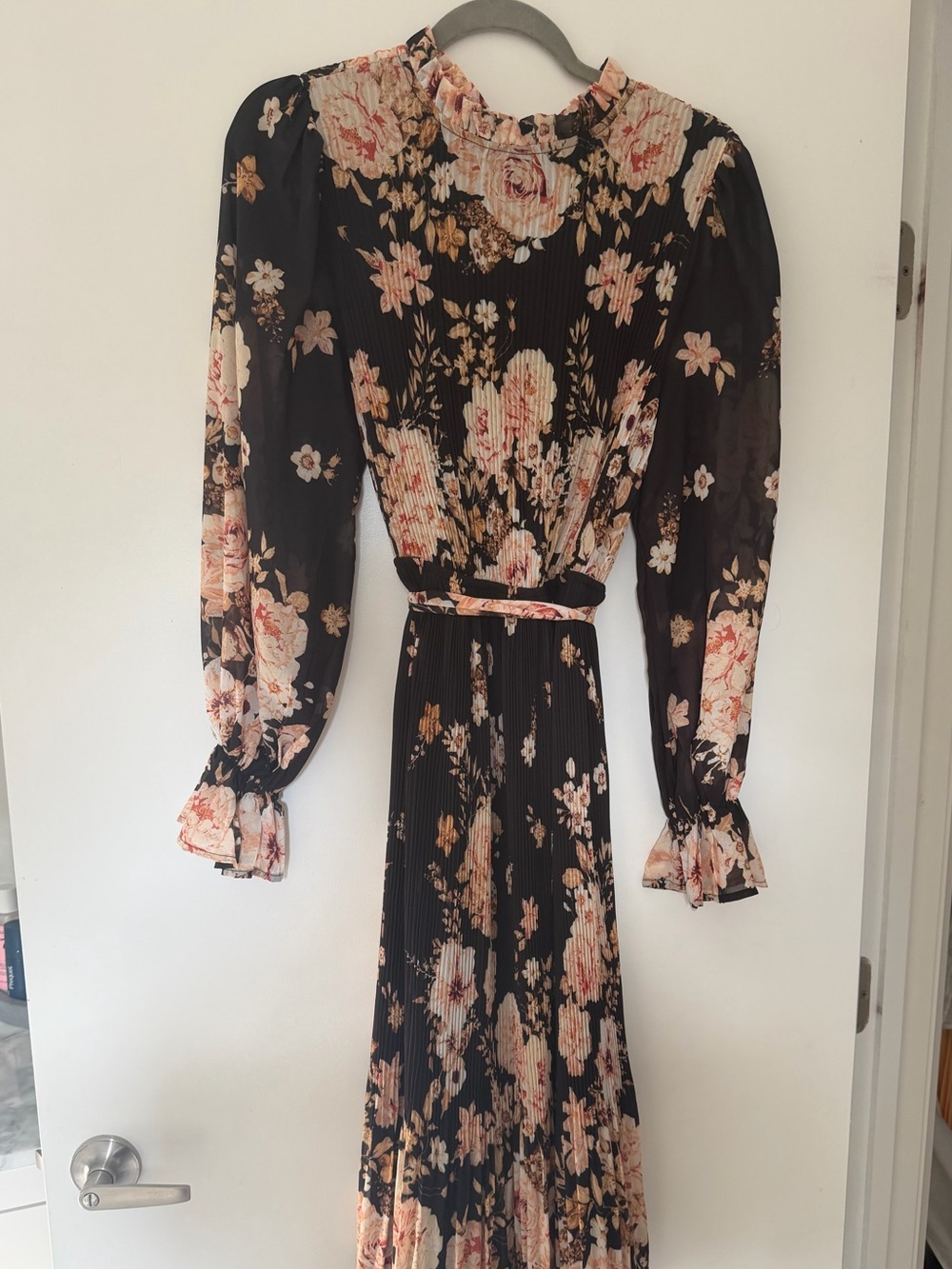 Black Floral Pleated Long-Sleeve Midi Dress